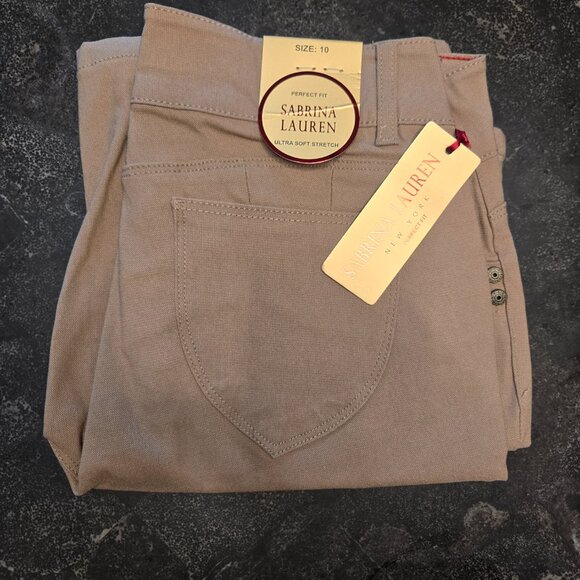 NWT SABRINA LAUREN Bermuda shorts SZ 10 NWT - Picture 5 of 10